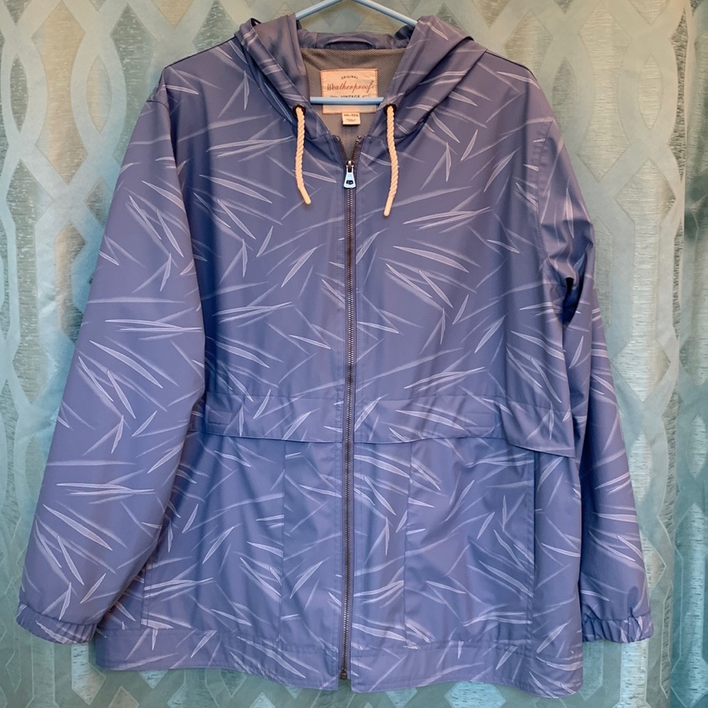 Weatherproof woman’s size XXL hooded zip up jacket, 2 Velcro pockets, nice